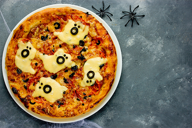 Pizza décorée pour l'Halloween