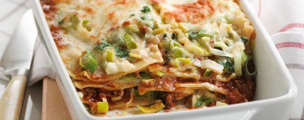 Une lasagne aux poireaux ultra crémeuse à apporter dans votre lunch de semaine pour faire différent.