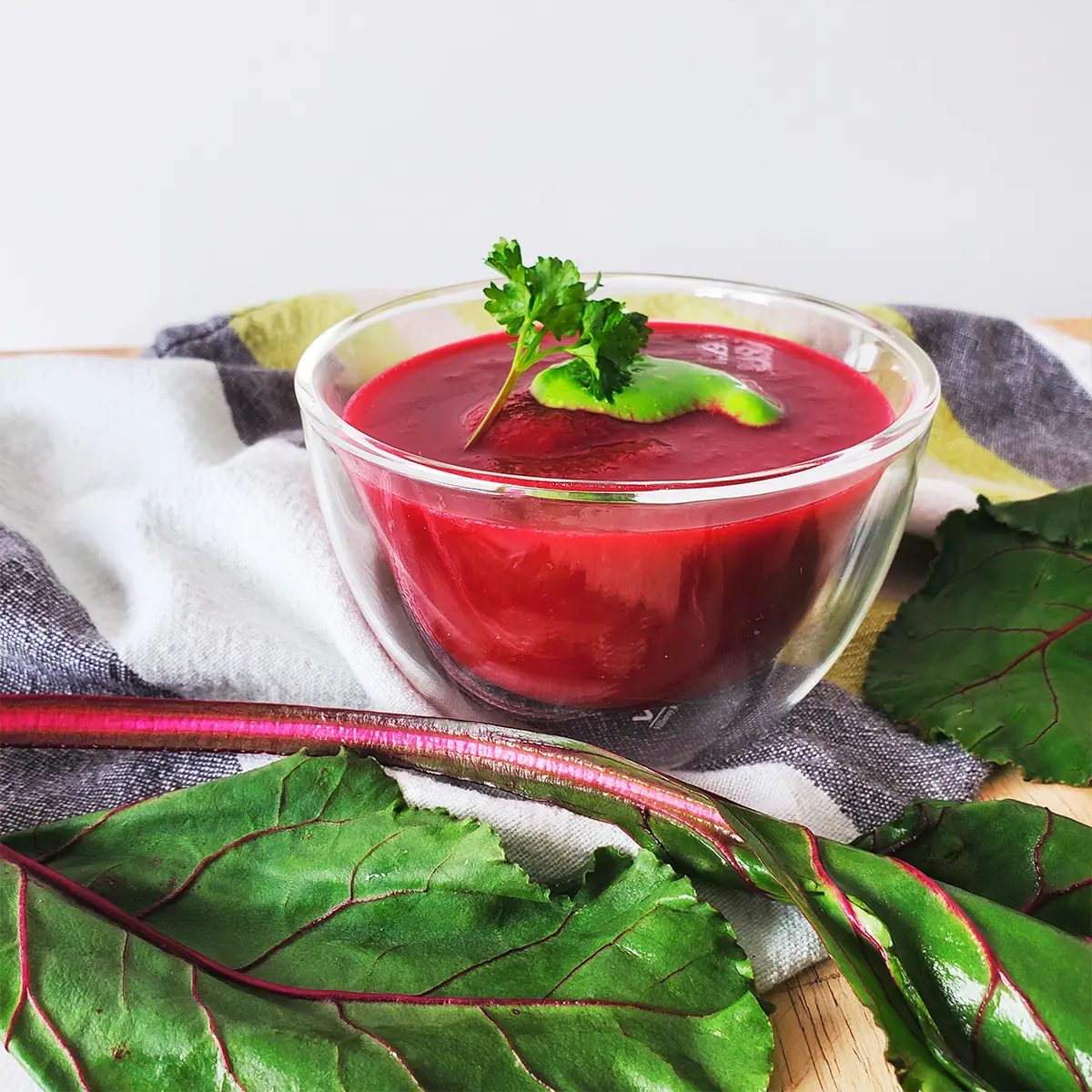 Beetroots and leeks soup