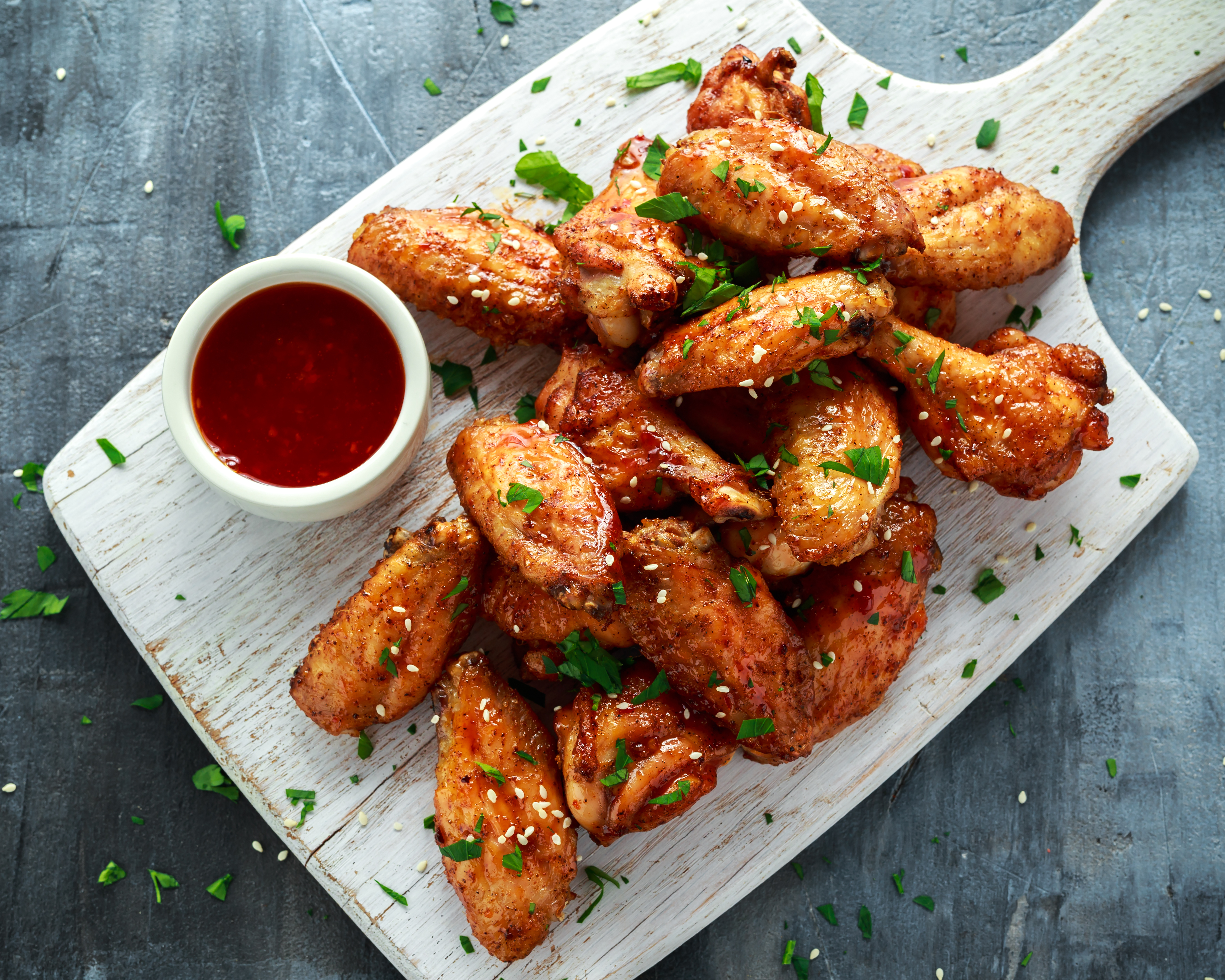 Ailes de poulet au gingembre, poireaux et miel, parfaites pour le Super Bowl