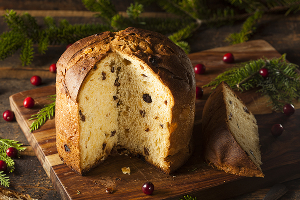 Gâteau italien pour un dessert du temps des Fêtes, un Panettone italien