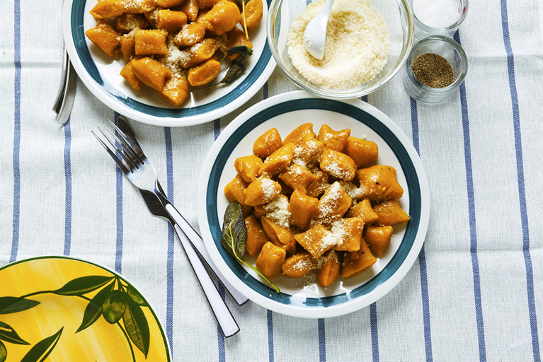 Des gnocchis avec une sauce crémeuse au lait de cajou