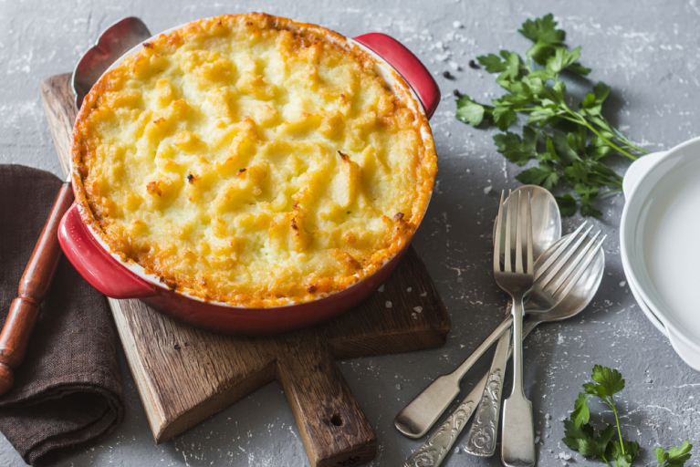 Un gratin de légumes fait avec des substituts de produits laitiers.