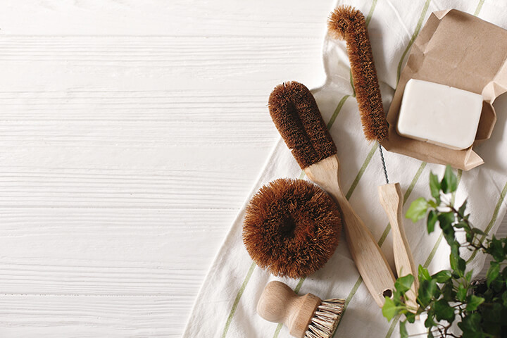 Produit écologique en cuisine : brosse en fibre de noix de coco