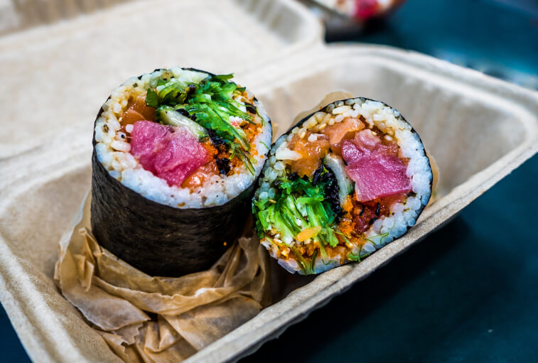 Des rouleaux de sushi burrito faciles pour un lunch auquel vous n’avez jamais pensé.