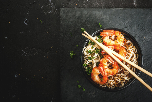 Soupe ramen crevettes et poireaux, manger moins de viande