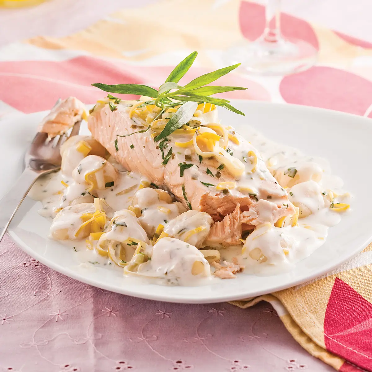Salmon and gnocchis with leeks cream and tarragon