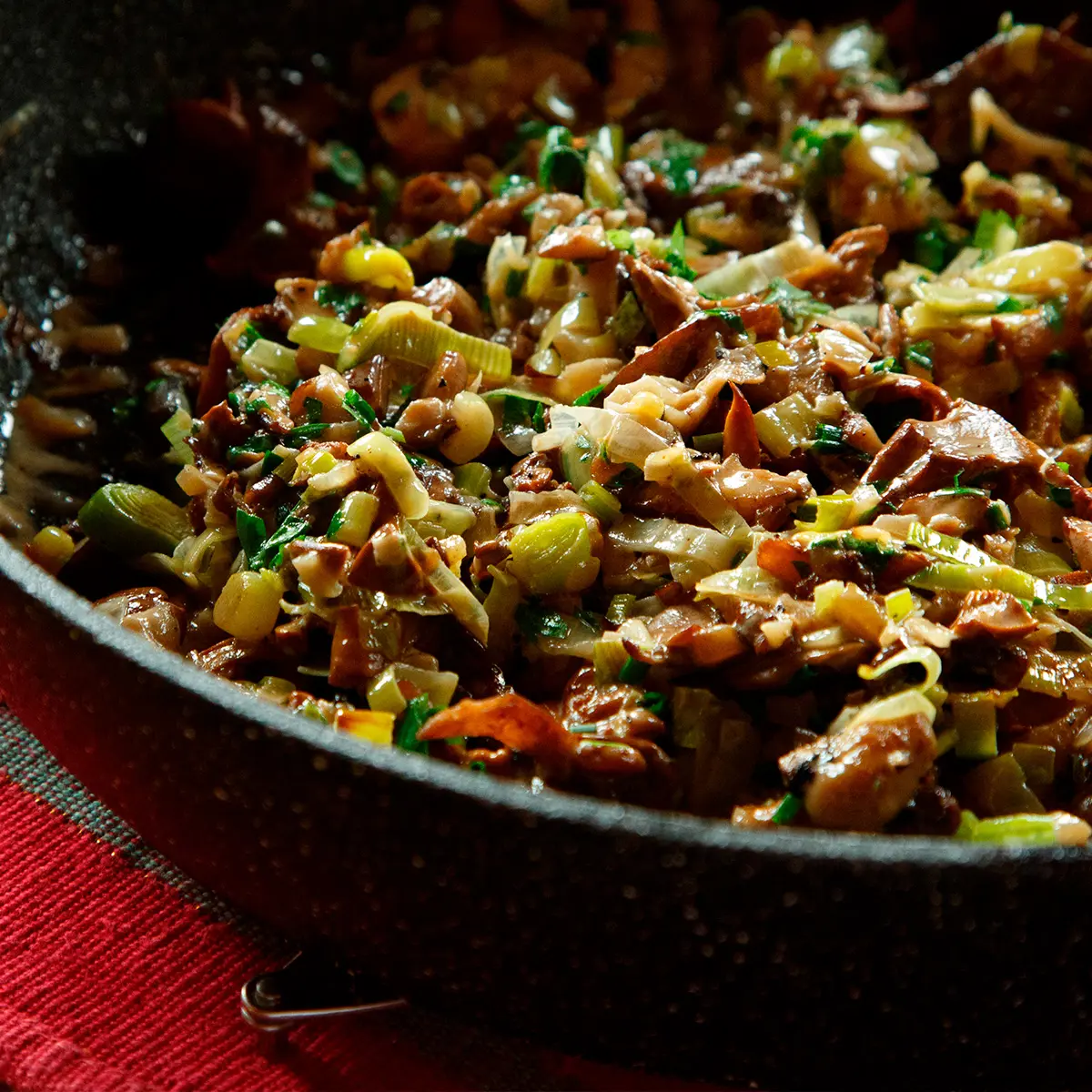 Sautéed mushrooms and leeks