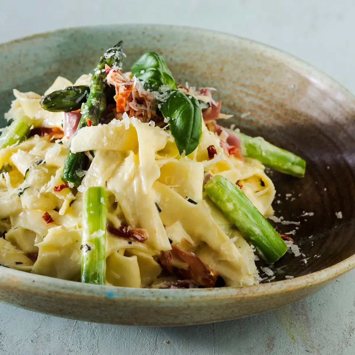 Asperges à la carbonara