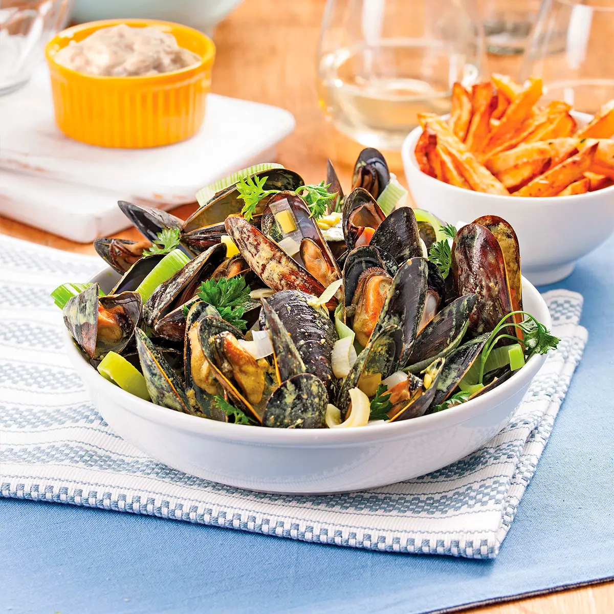 Moules au cari et aux poireaux