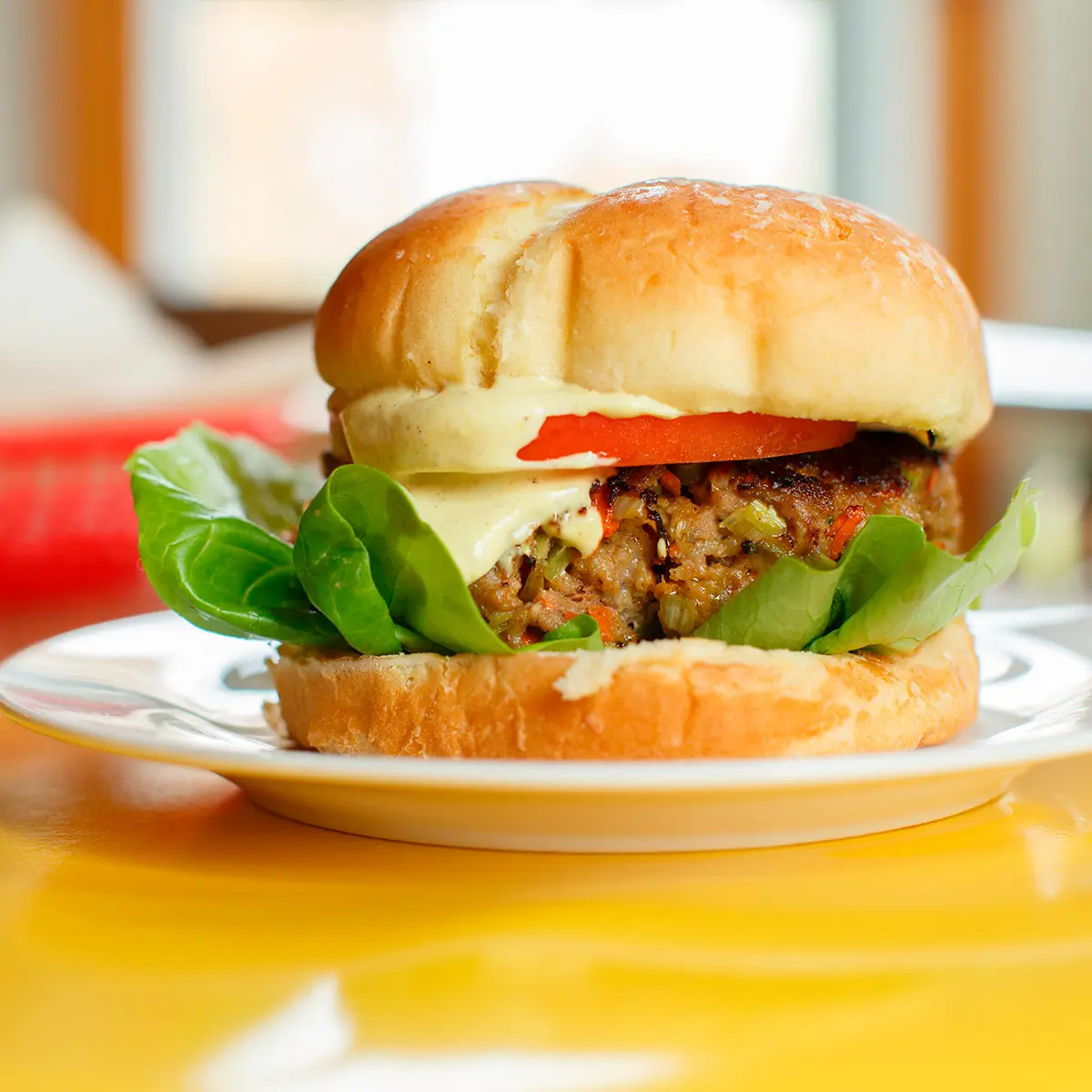 Burgers de poulet avec sauce au cari