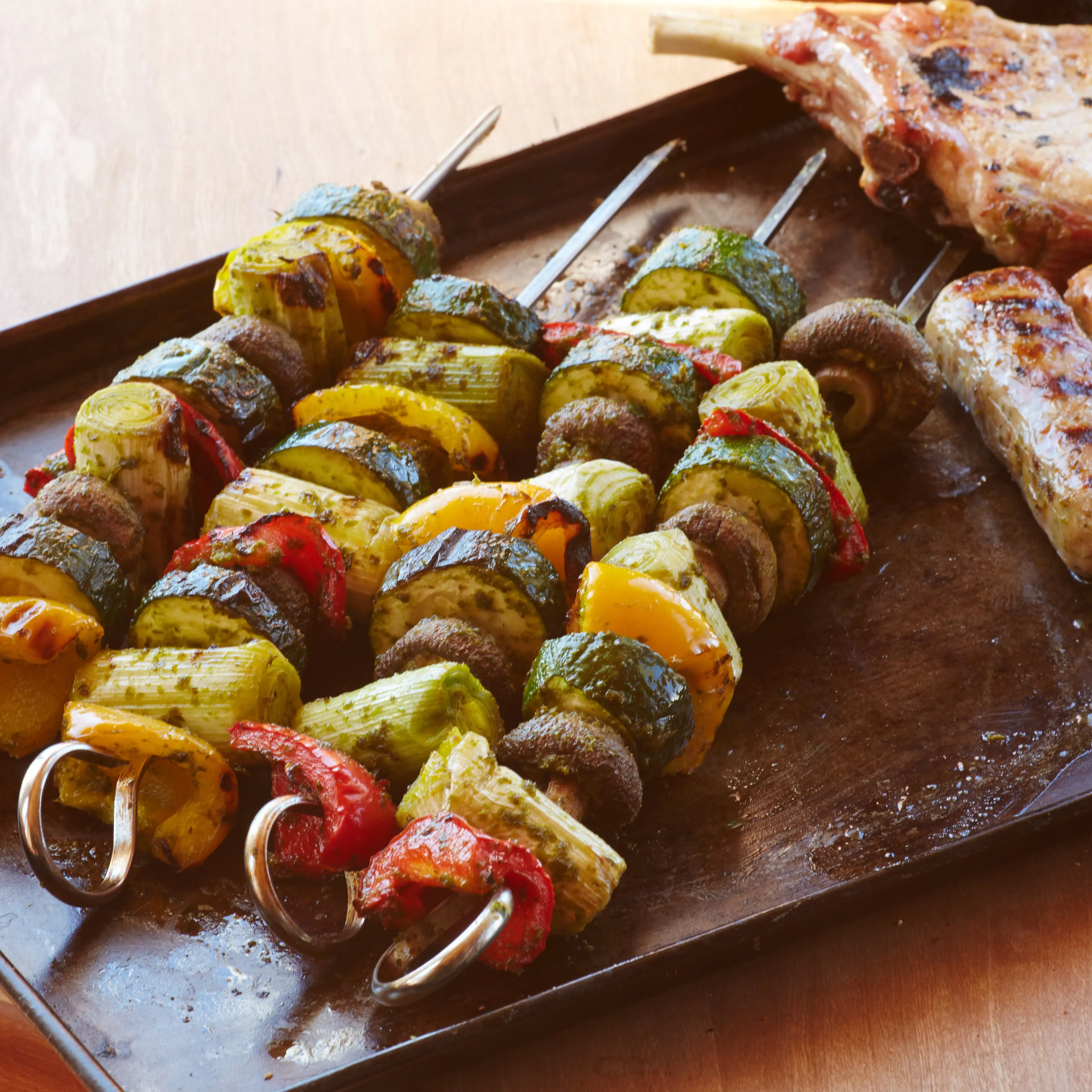 Vegetables skewers with pesto