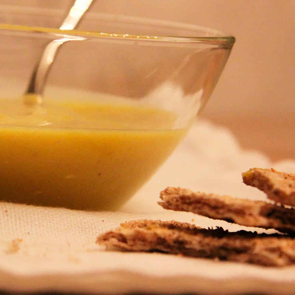 Cauliflower and leek soup, healthy version