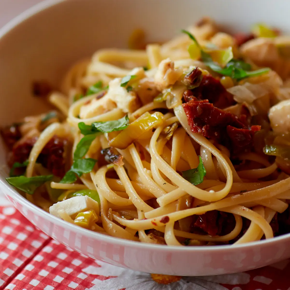 Caramelized leeks linguines