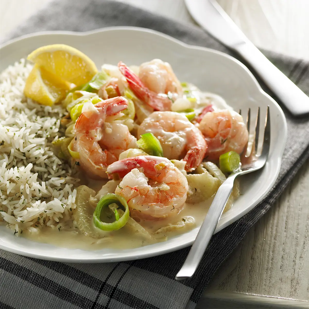 Shrimps with leeks and lemon