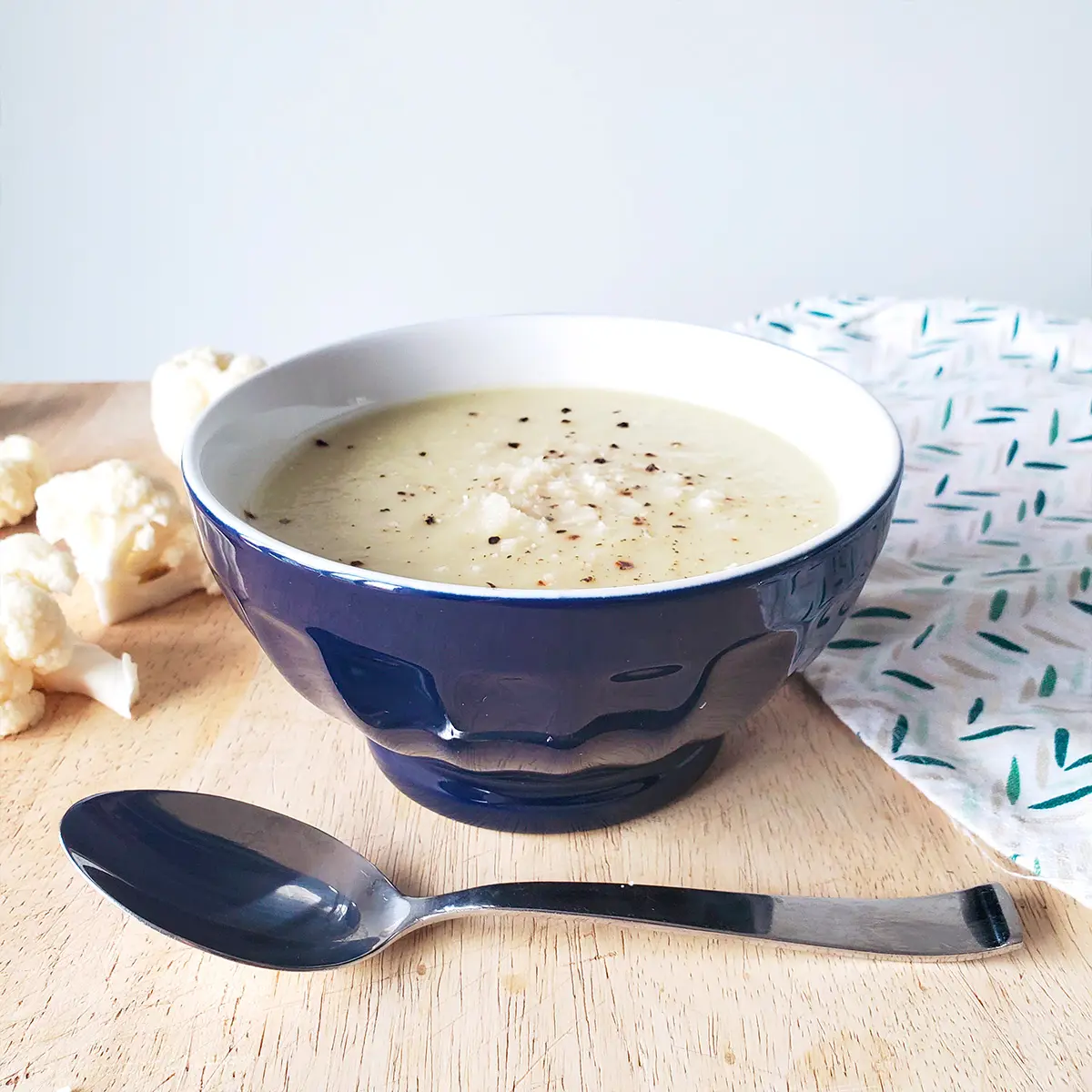 Potage au chou-fleur et aux poireaux