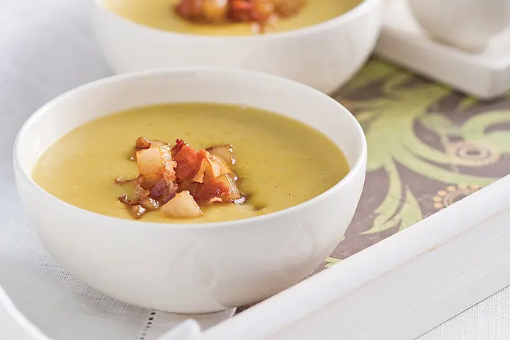 Recette de velouté de poireaux, de poires et de pancetta