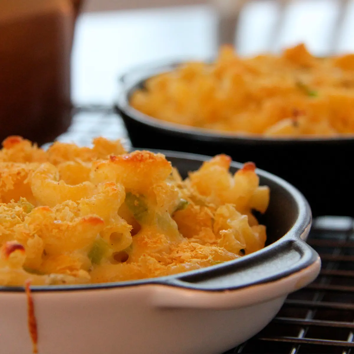 Gluten-free macaroni with leeks