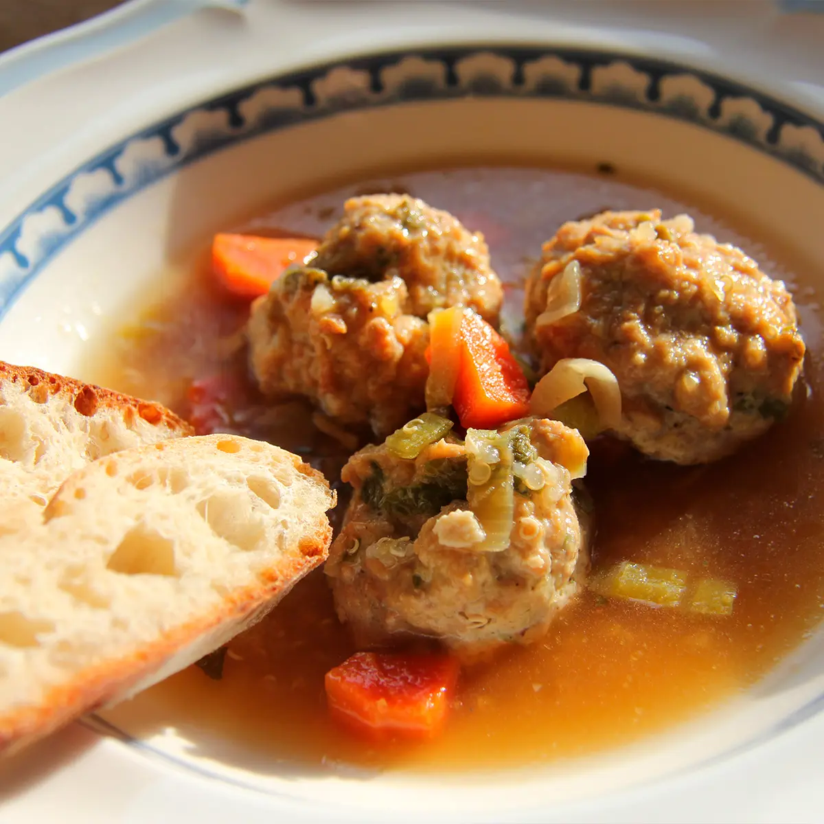 Soupe aux boulettes de dindon et poireaux