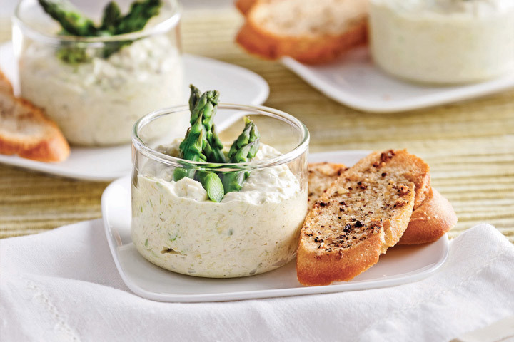 Leek mousse with asparagus tips