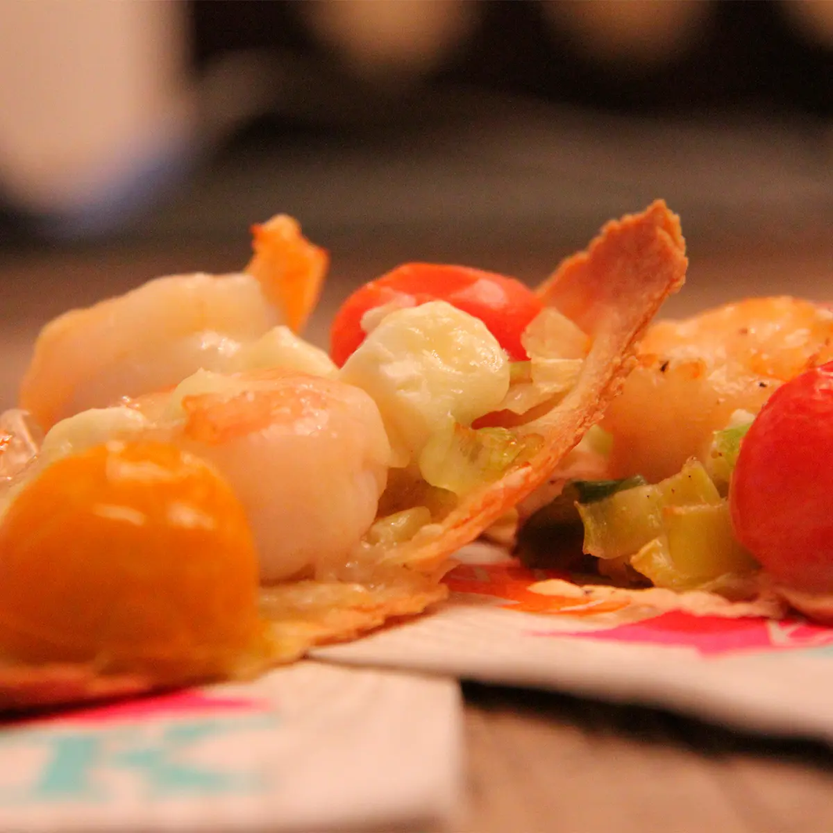 Gluten-free shrimp canapés with leeks