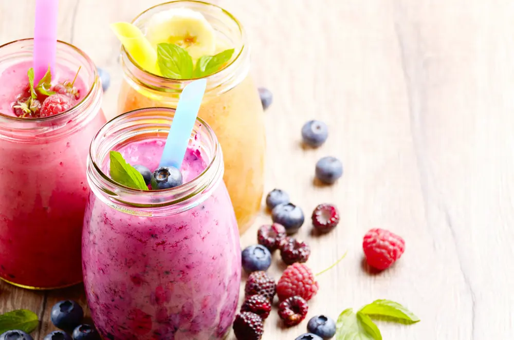 Detox Smoothies with 5 Ingredients for Breakfast, Lunch or Workouts