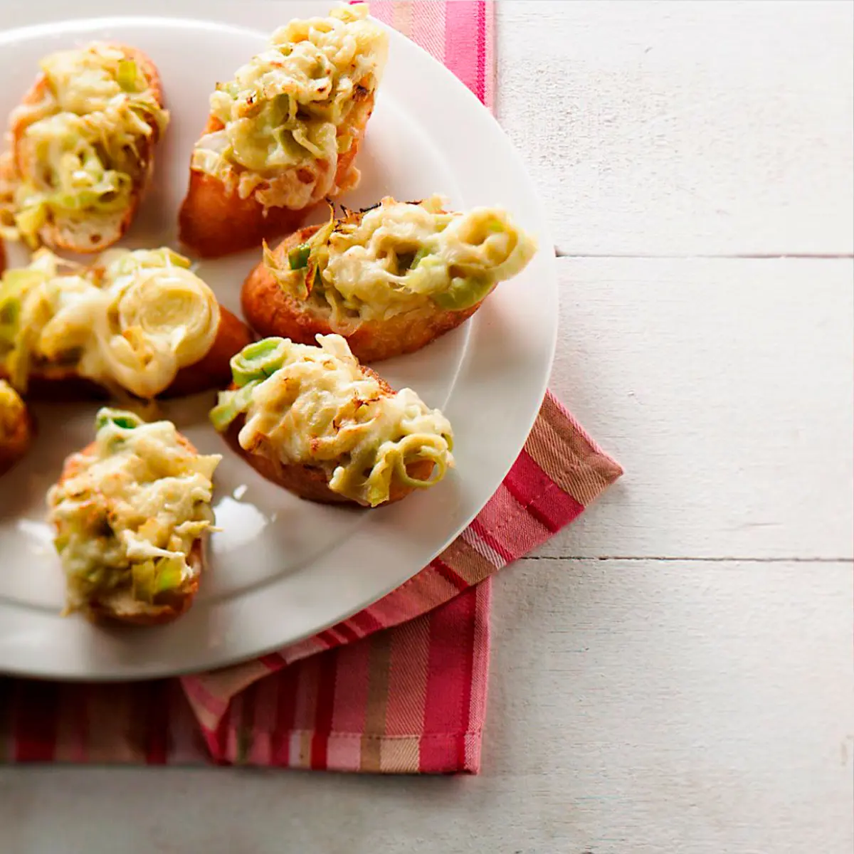 Leeks butter canapés