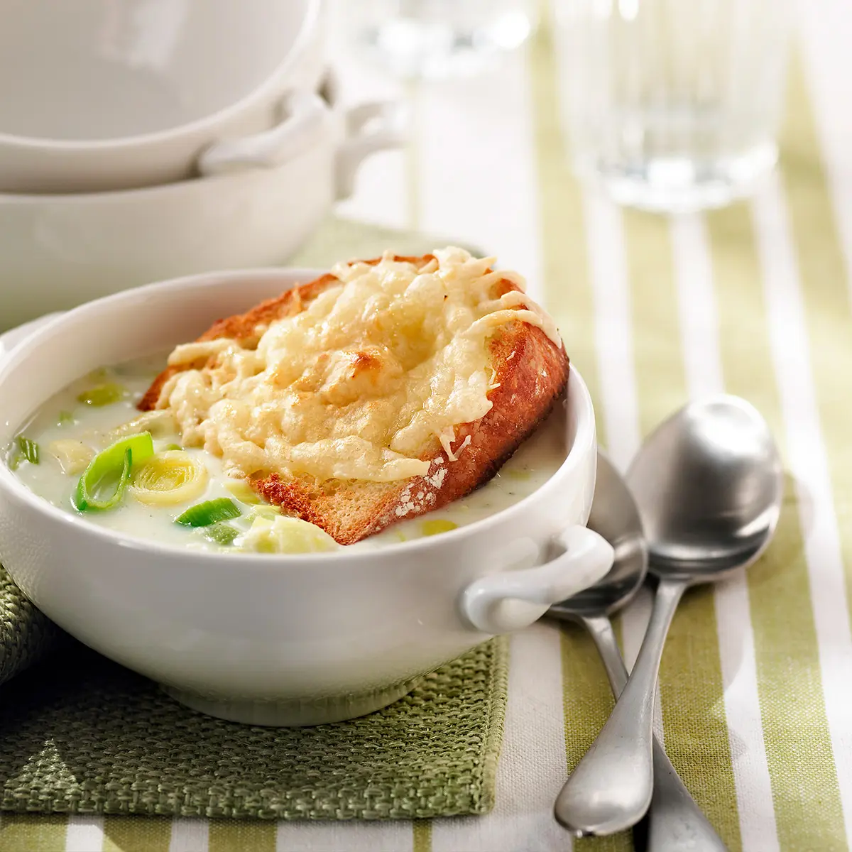 Leeks soup au gratin