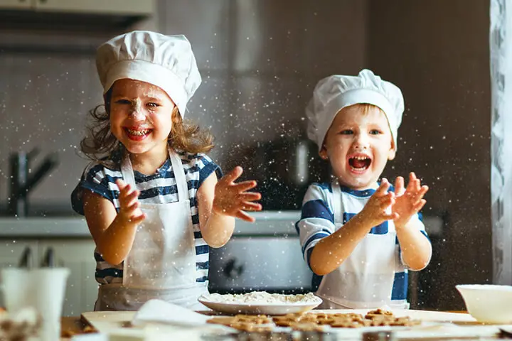 Faire cuisiner les enfants : 6 recettes synonymes de rires et de bonne bouffe