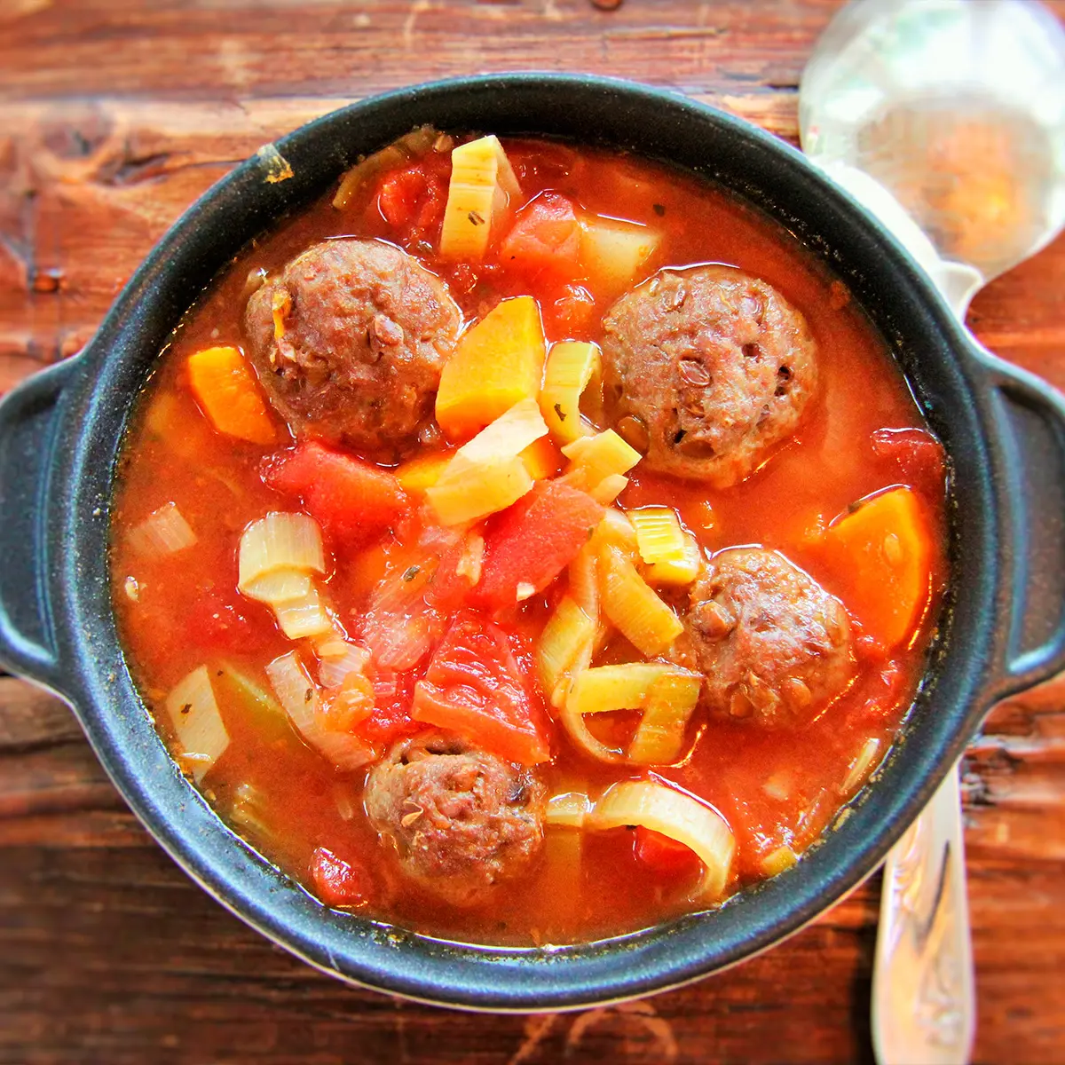 Beef meatballs and leeks healthy soup