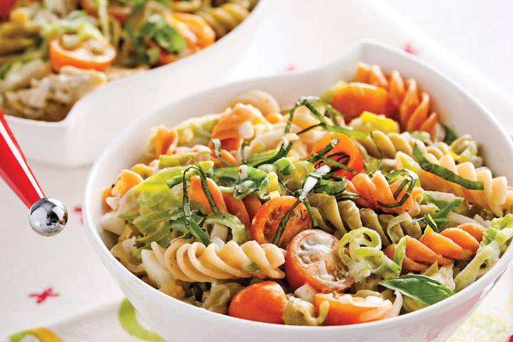 Rotinis tricolores aux œufs et légumes